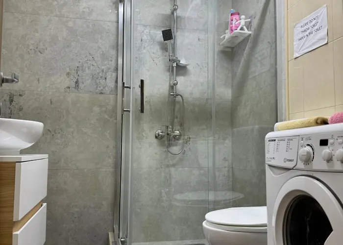 Bus Station דירה