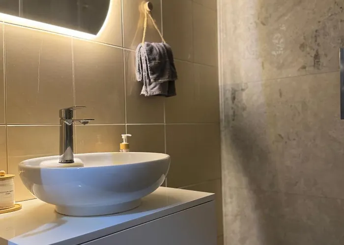 Bus Station דירה